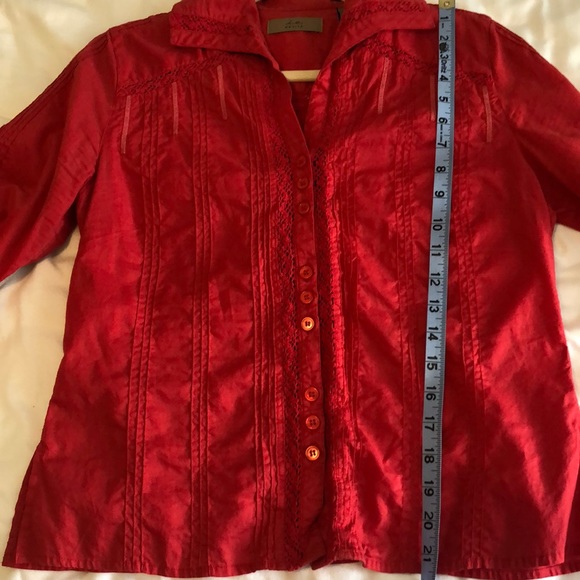 i.e.Petite Breezy Cotton Button-down in a Cool Red - Picture 10 of 11